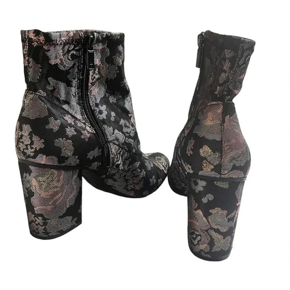 Reaction Kenneth Cole Booties - Picture 5 of 7